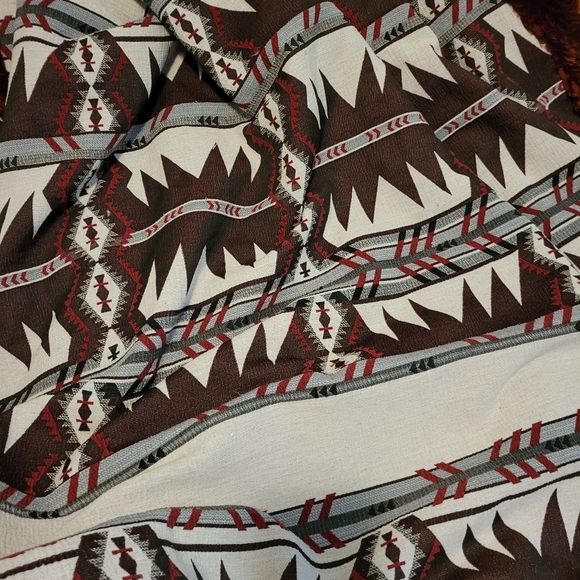 SpiritHoods Faux Fur Throw Blanket - Picture 4 of 7